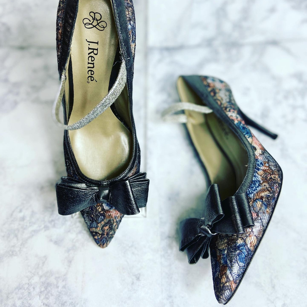 J. Renee' Fame Lace Pumps 6M